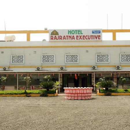 Hotel Rajratna Executive Supe 외부 사진